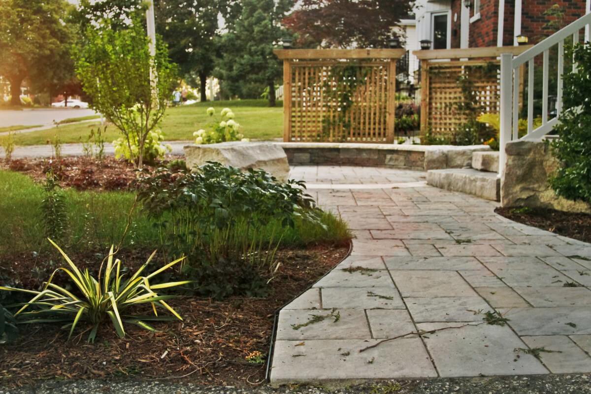 Hardscape & softscape from Kerr & Kerr Landscaping in Cambridge Kitchener Waterloo Guelph